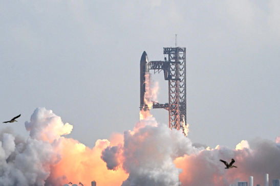 NASA计划在月球南极附近建造月球基地 NASA计划分三个阶段建造月球基地