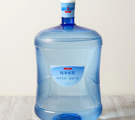 日饮4升水能排毒？ 2026隔夜水不能喝？