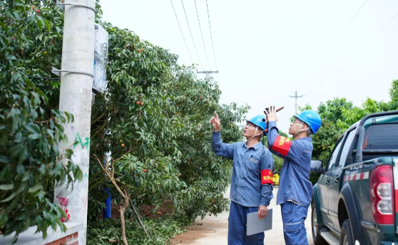 北方多地则迎来今年首个高温日 新疆局地将达45℃以上