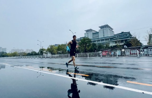 6月3日三预警齐发多地大到暴雨 湖北东南部部分地区有短时强降水 6月3日三预警齐发多地大到暴雨 湖北东南部部分地区有短时强降水