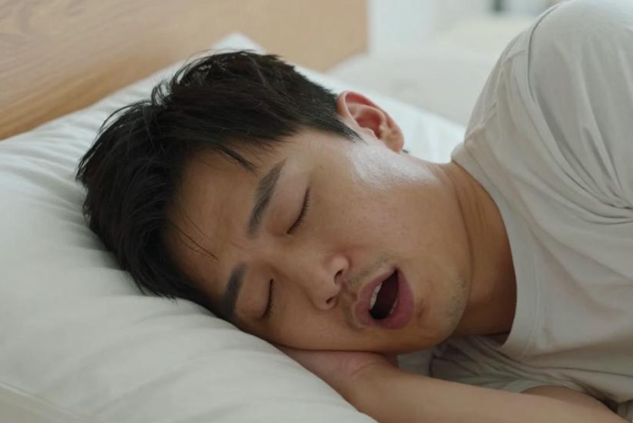 打呼噜是睡得香吗？ 呼噜声来自气道受阻而非深睡眠