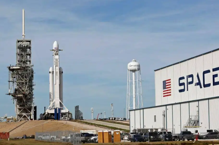 SpaceX宣布启动IPO路演，马斯克会成为全球首位万亿富翁吗?