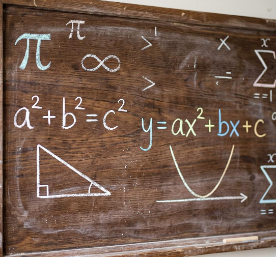 考生评高考数学:前面1+1后面造飞机 2026高考数学到底难哭了谁？