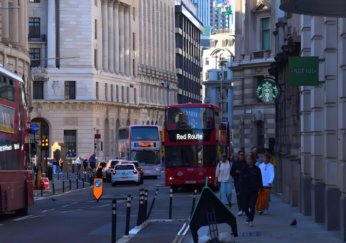 英国经济在6月初呈现多维度降温信号，英国经济增长会腰斩吗?