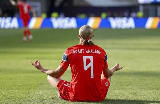 哈兰德独中两元挪威4-1伊拉克 哈兰德攻入个人世界杯首球