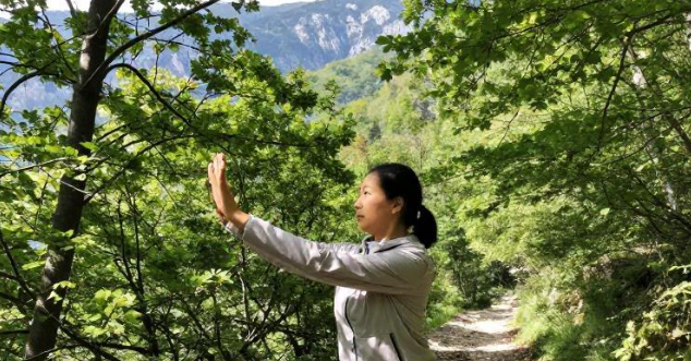 2026黑山扎布利亚克山林林间吐纳操改善胸闷气短? 2026黑山扎布利亚克山林林间吐纳操改善胸闷气短?