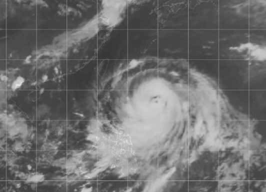 “巴威”逼近沿海现7.2米高巨浪 台湾兰屿已观测到7.2米巨浪