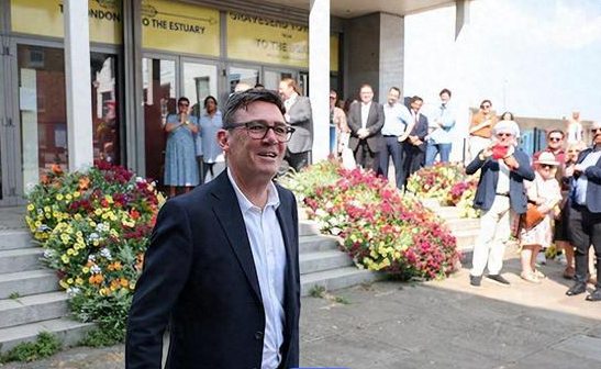 英国新首相伯纳姆发表就职演讲 英国将发布十年发展计划 英国新首相伯纳姆发表就职演讲 英国将发布十年发展计划