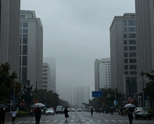 云层密布的阴天要不要防晒? 2026到了室内还有必要防晒吗? 云层密布的阴天要不要防晒? 2026到了室内还有必要防晒吗?