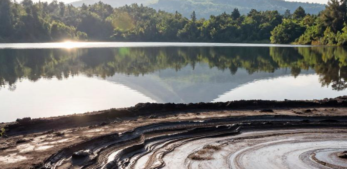 卢旺达基伍湖畔火山泥面膜可以收缩毛孔吗? 卢旺达基伍湖畔火山泥面膜可以收缩毛孔吗?