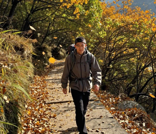 2026年格鲁吉亚卡兹别克山徒步到圣三一教堂的难度等级
