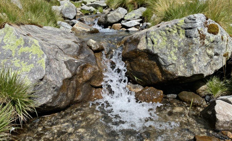 高加索山泉矿物水康养