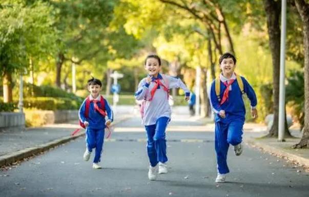 深圳市将启动小学生暑期托管服务 以基本看护为主学生家长自愿参加