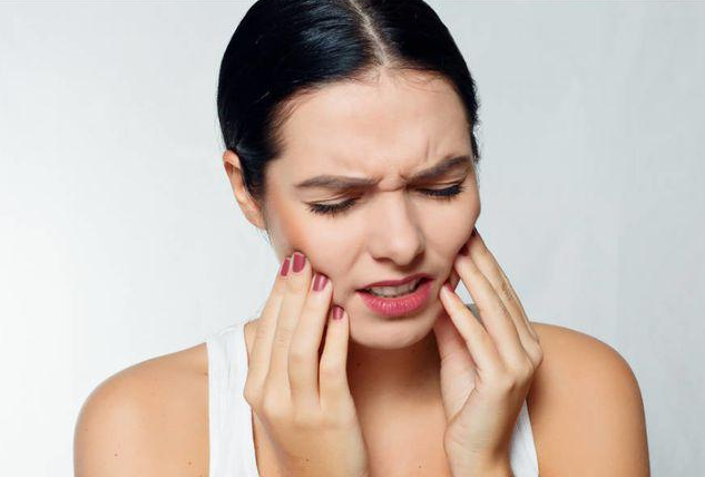 牙齿牙龈酸是怎么回事?牙齿牙龈酸该怎么办?