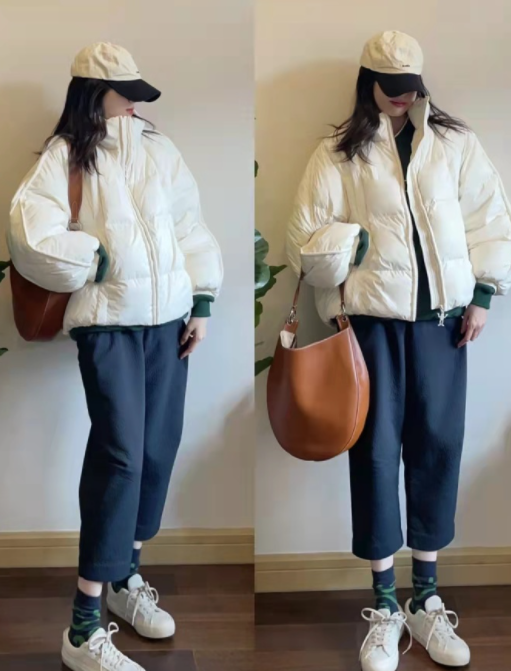 米白色短款羽绒服穿搭技巧(女生短款羽绒服搭配图片)
