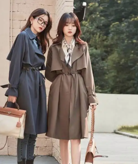 草莓型身材适合穿什么款式风衣(草莓型身材秋冬穿搭指南)