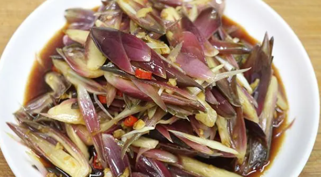 凉拌洋荷要不要焯水(吃洋荷的好处与功效是什么)