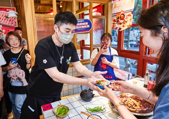 明星餐饮为何逃不出短命魔咒 明星光环不是一劳永逸