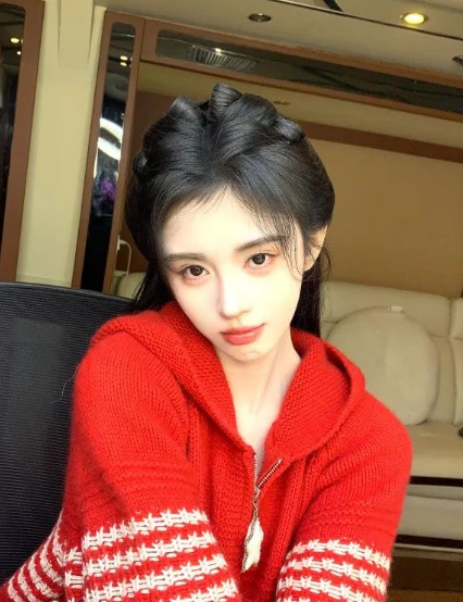 2026鞠婧祎、虞书欣、刘诗诗、高圆圆红装大比拼,年味十足你喜欢谁? 2026鞠婧祎、虞书欣、刘诗诗、高圆圆红装大比拼,年味十足你喜欢谁?