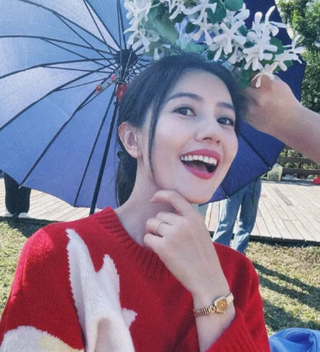 2026鞠婧祎、虞书欣、刘诗诗、高圆圆红装大比拼,年味十足你喜欢谁? 2026鞠婧祎、虞书欣、刘诗诗、高圆圆红装大比拼,年味十足你喜欢谁?