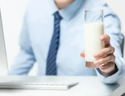 这样喝牛奶越喝越伤身 不正确的喝牛奶方法