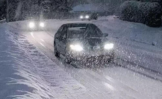 雪天开车“防滑八条” 雪天出行慢字当头尽量减少交通出行