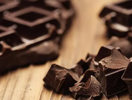 吃巧克力的好处 吃黑巧克力有助于降血压