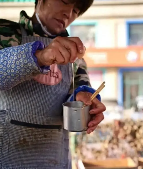 “粥饼伦”坚持出摊:火不了一辈子 粉丝总数已接近300万 “粥饼伦”坚持出摊:火不了一辈子 粉丝总数已接近300万