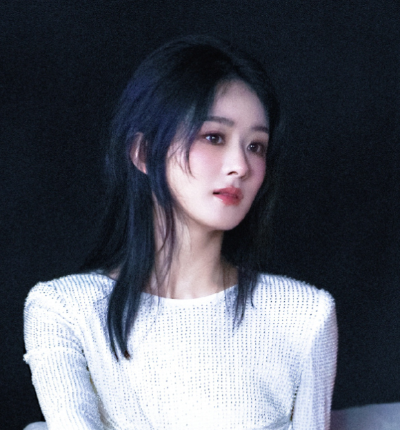 古装戏最新奇的女角！赵丽颖不属于惊艳，李沁气质比郑爽更飘逸！