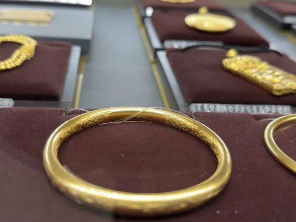 银行卖金饰彻底火了 国内金饰达到645元/克创新高