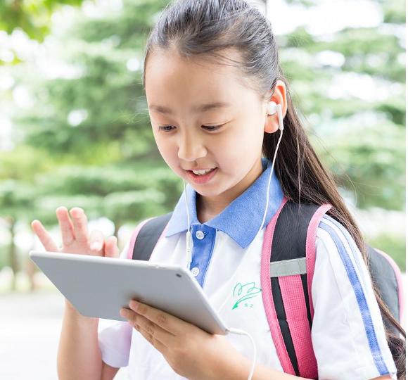 6年级小孩姐已学完英语四六级 看来有些考试没必要设年龄限制