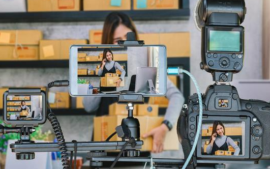 李佳琦董宇辉等17名主播被点名 涉嫌虚假销售