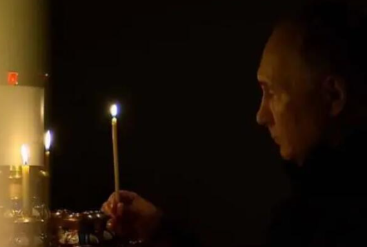 普京含泪为恐袭遇难者点蜡致哀 3月24日被列为俄罗斯全国哀悼日