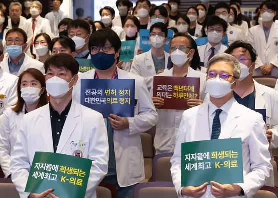 韩国急救系统濒临崩溃 韩国相关部门呼吁急救医生不要采取任何集体行动
