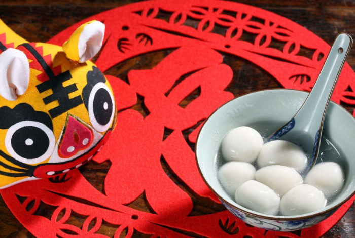 4颗元宵热量相当1碗米饭?2026元宵节的元宵咋吃才健康?