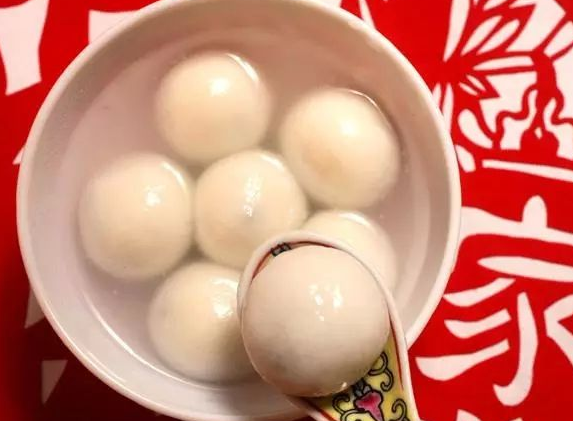 汤圆和元宵这些方面不一样!这才是2026年吃元宵的正确方式