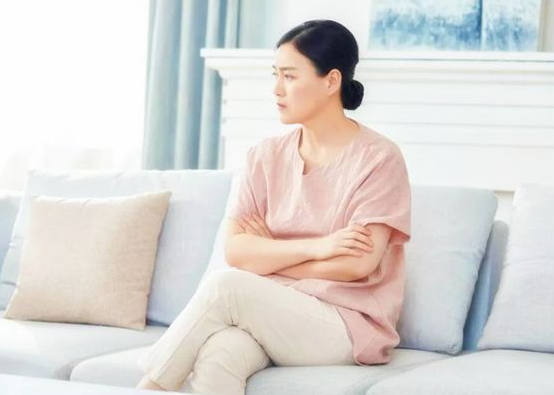 42岁绝经会更漂亮是真的吗(绝经后为啥比以前年轻漂亮)