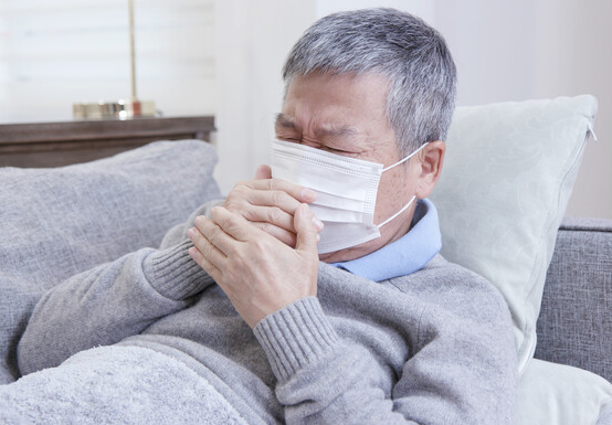 退烧后小心白肺导致呼吸衰竭(退烧后呼吸不畅是白肺吗)