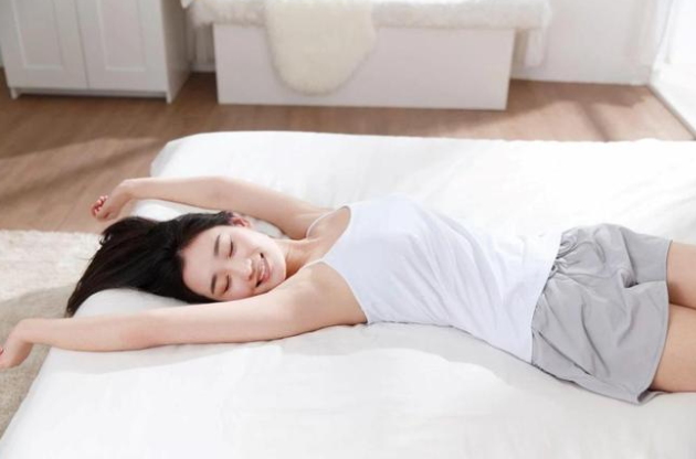 多睡1小时就能两周瘦1斤吗(睡眠减肥法真的有用吗)